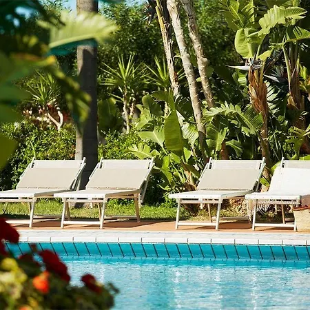 فندق Acacia Marina 4*