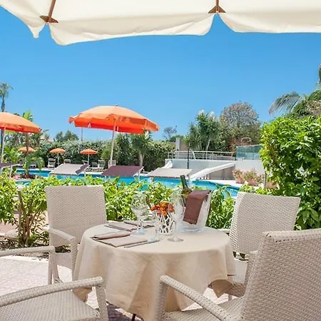 فندق Acacia Marina