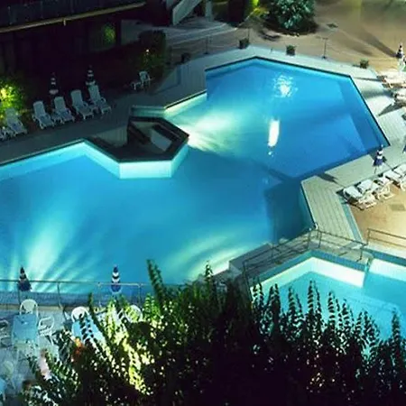 Acacia Marina فندق مارينا دي راغوزا