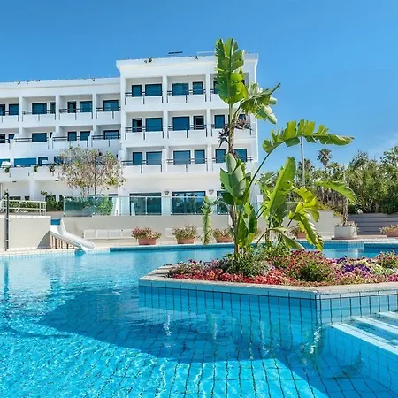 Acacia Marina فندق