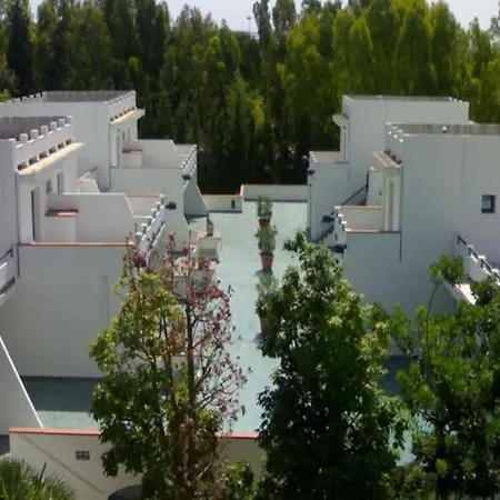 酒店 Acacia Marina 4*