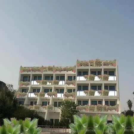 酒店 Acacia Marina 拉古萨的码头