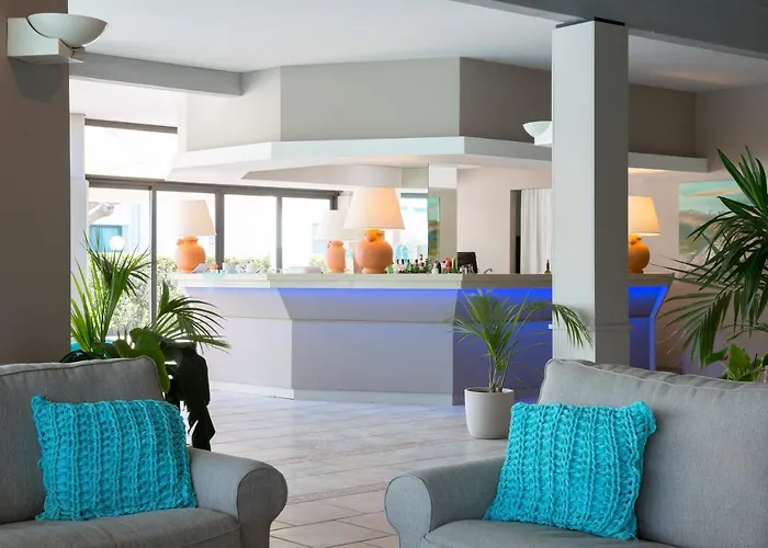 Acacia Marina Hotel 4*